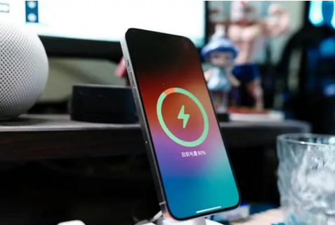 古县苹果15换屏服务分享用什么充电器给iPhone15充电更好 